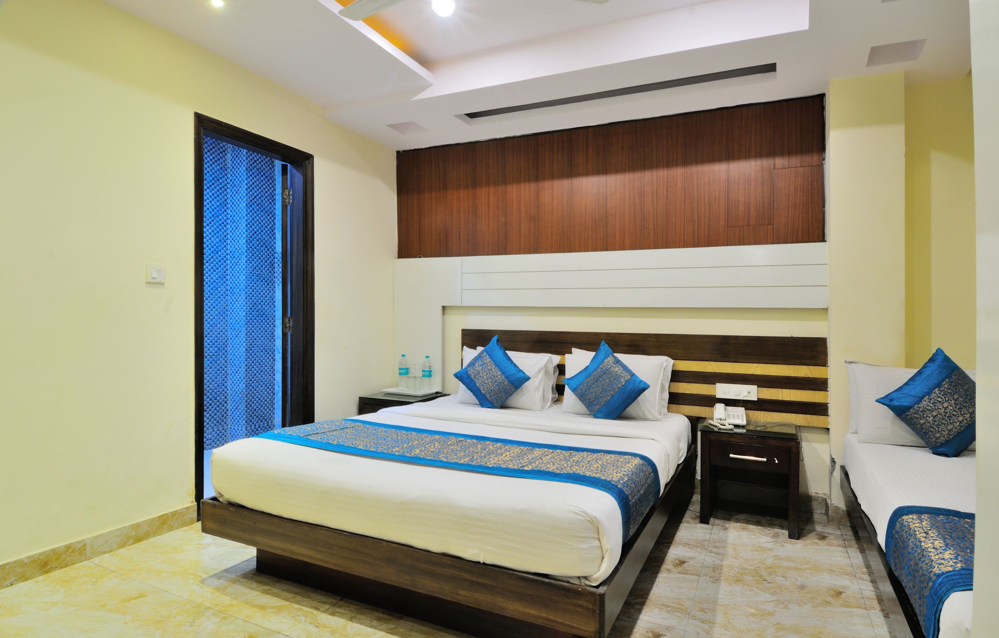 Фото Hotel Gold Star Inn