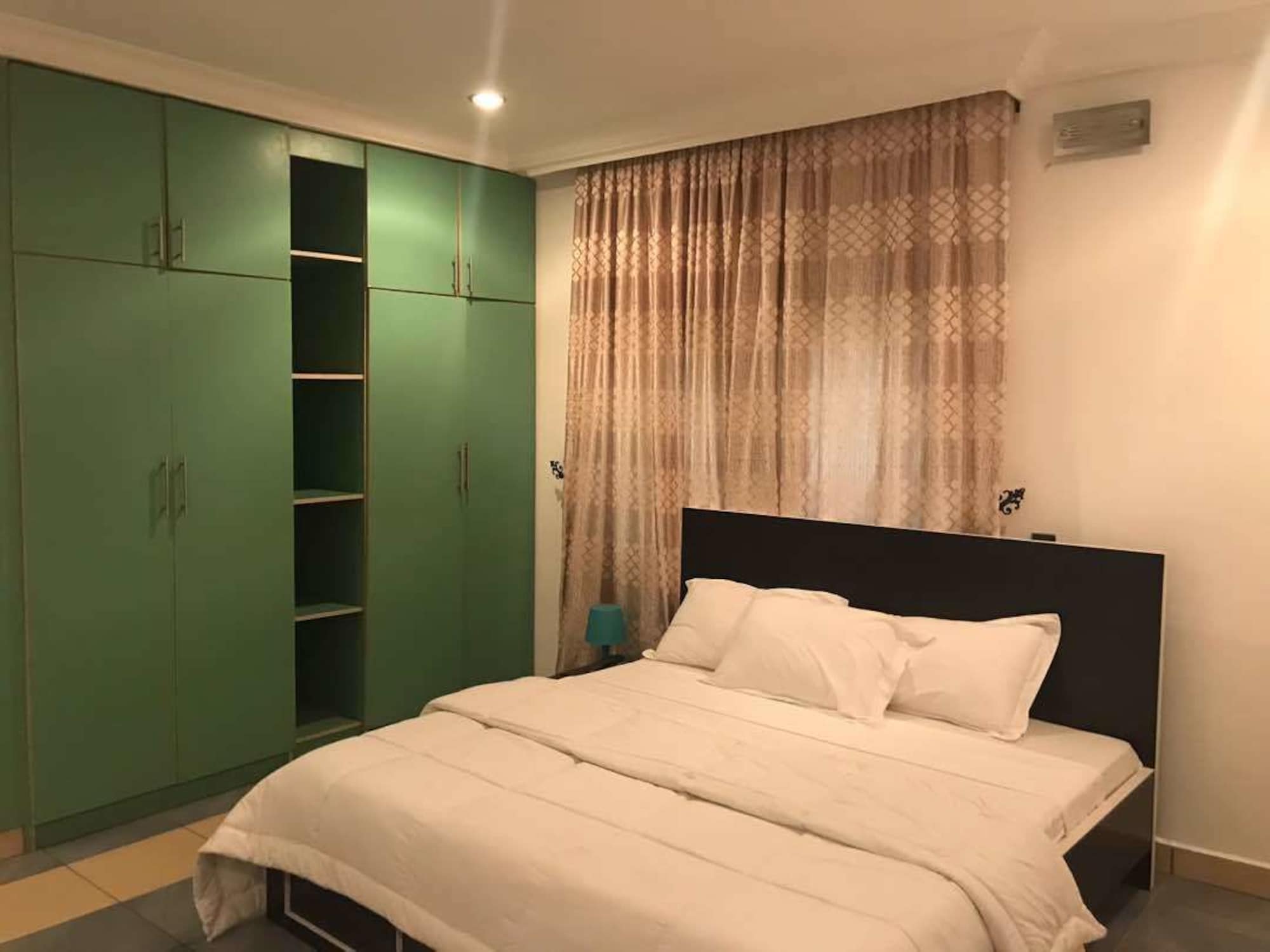 Фото Diplomatic Suites