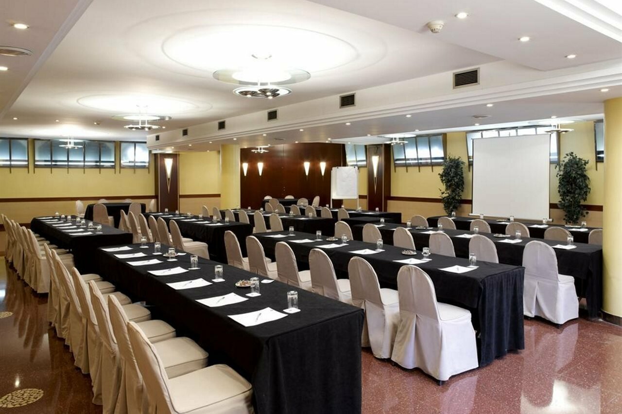 Фото Hotel Ciudad de Castelldefels