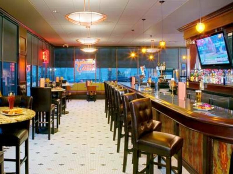 Фото DoubleTree by Hilton Cleveland Downtown - Lakeside