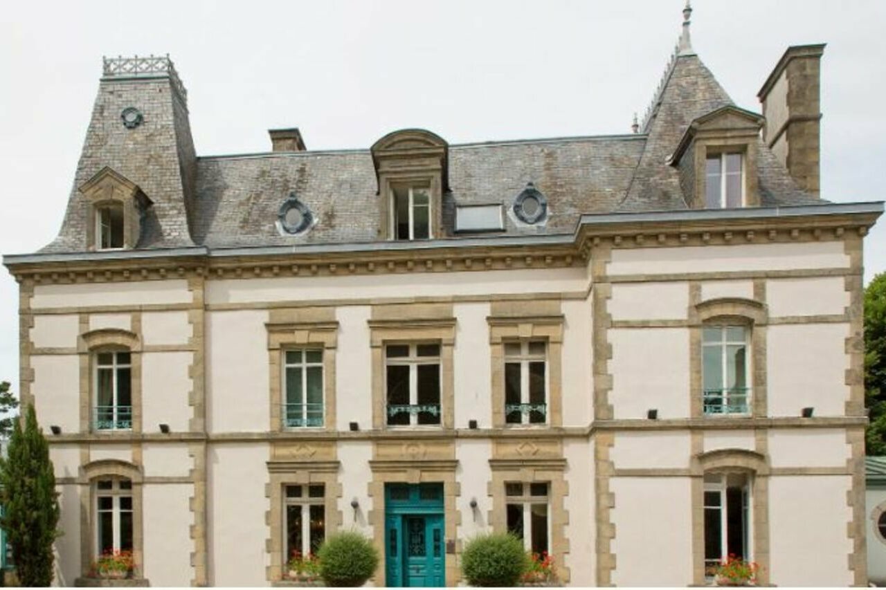 Фото Clos de Vallombreuse, The Originals Relais