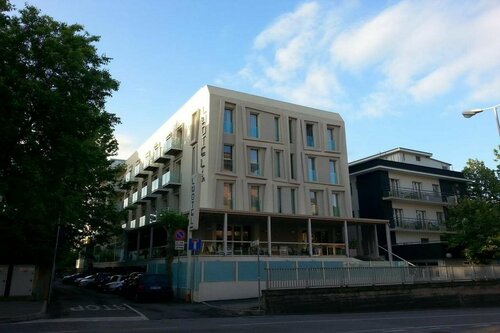 Гостиница L'hotel в Римини