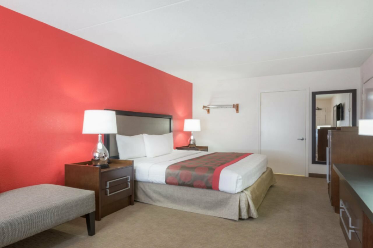 Фото Ramada by Wyndham Albuquerque Airport