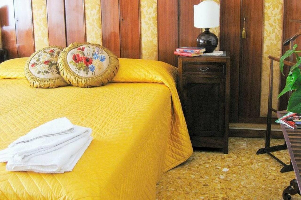 Фото Romulus Rex Bed And Breakfast