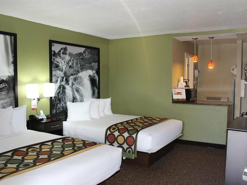 Фото Super 8 by Wyndham Conference Center NAU/Downtown