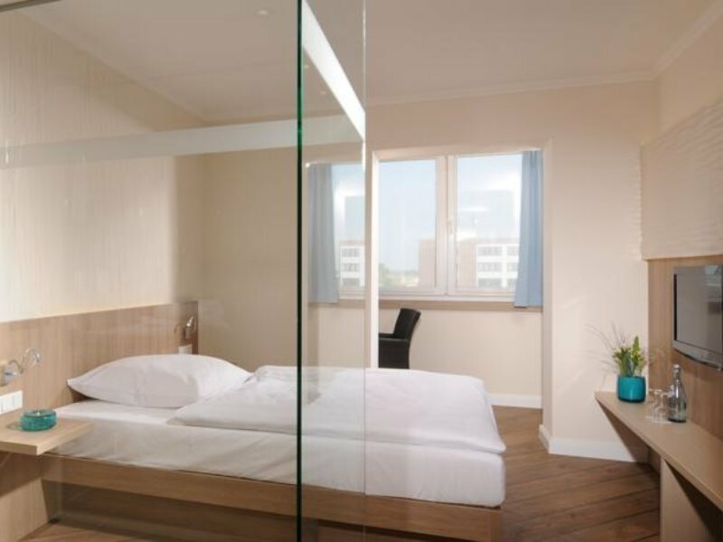 Фото Hotel Vier Jahreszeiten Lübeck