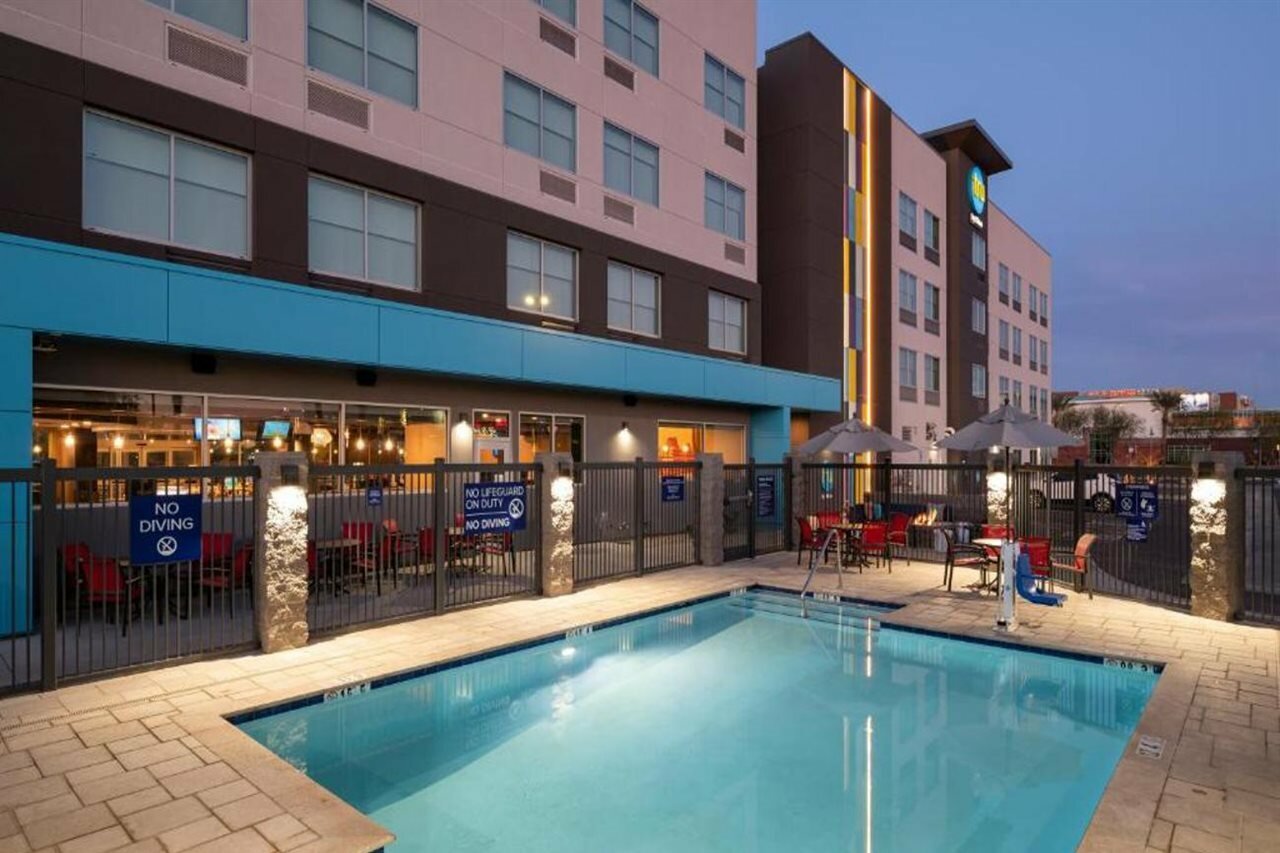 Фото Tru by Hilton Phoenix Glendale Westgate, Az