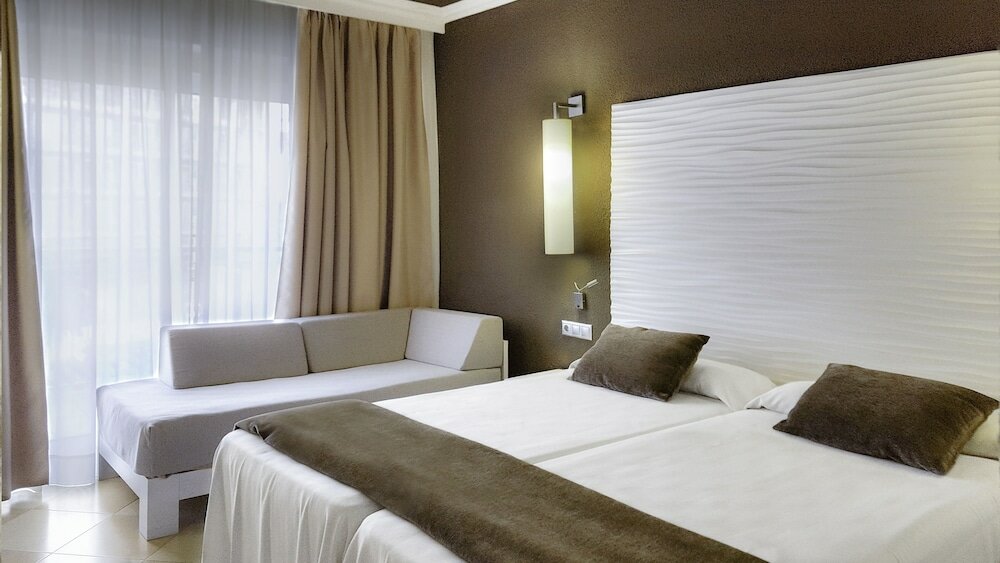 Фото Cesar Augustus