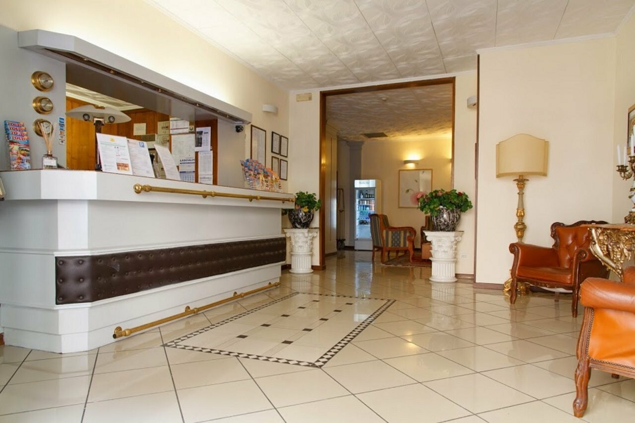 Фото Hotel Basilea