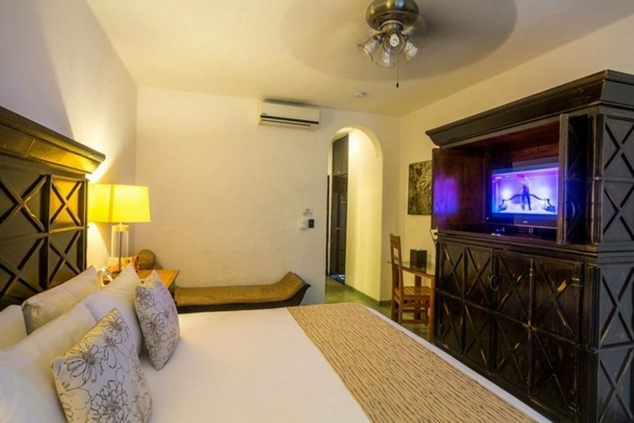 Фото Hacienda Paradise Hotel by Hospitality Wellbeing