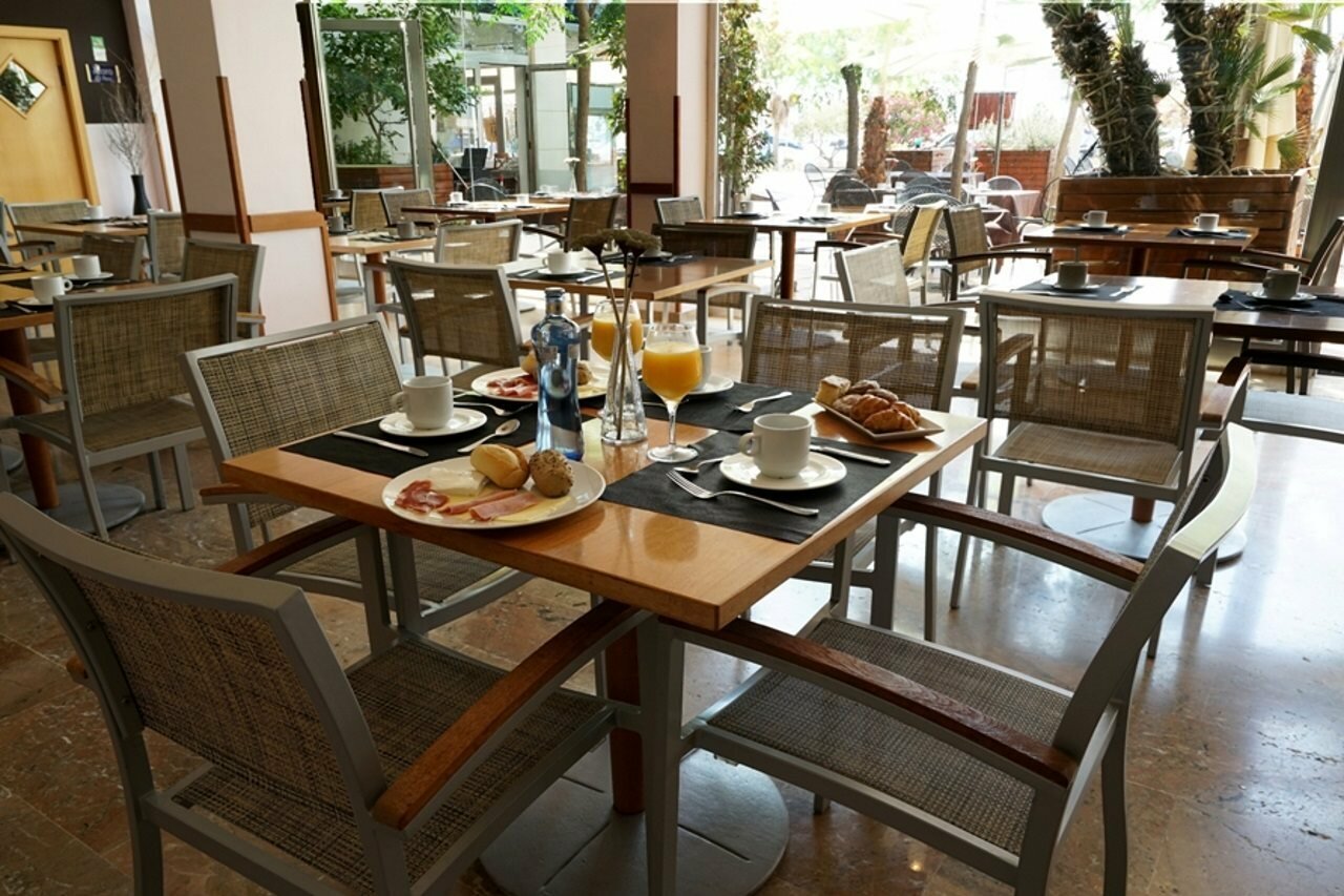 Фото Port Sitges Hotel