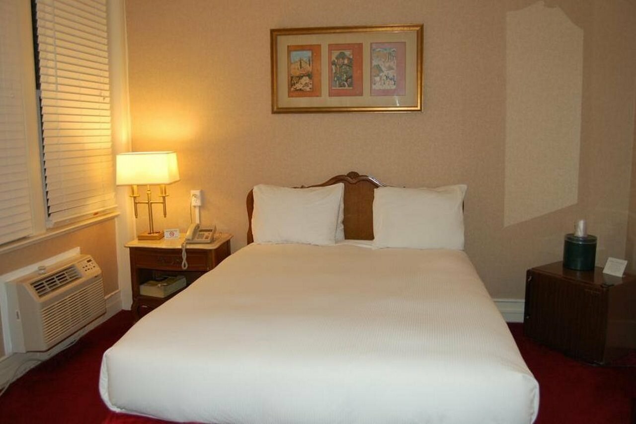 Фото Windsor Inn Hotel