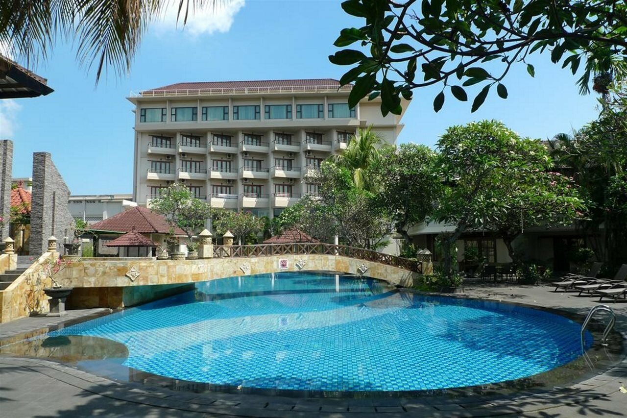 Фото Lombok Raya Hotel