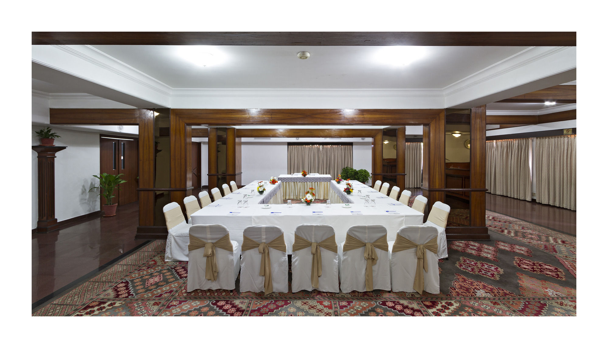 Фото Jehan Numa Palace Hotel