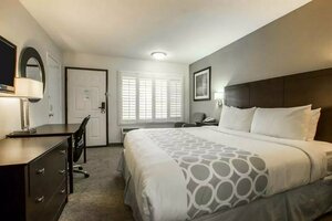 Гостиница Rodeway Inn Convention Center