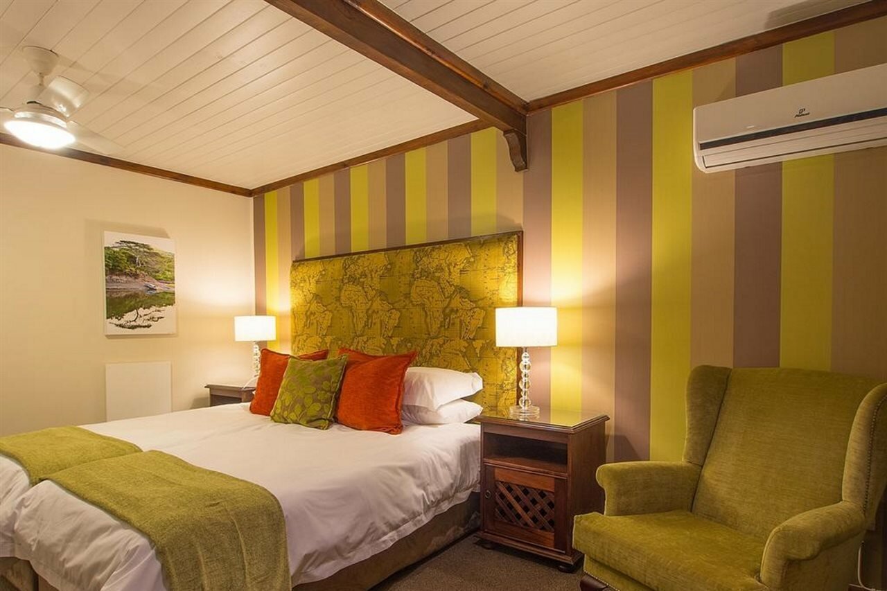 Фото Knysna Log-Inn Hotel