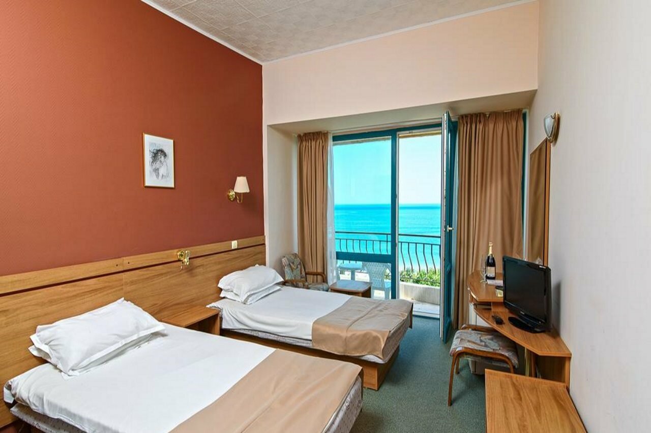 Фото Hotel Ambassador