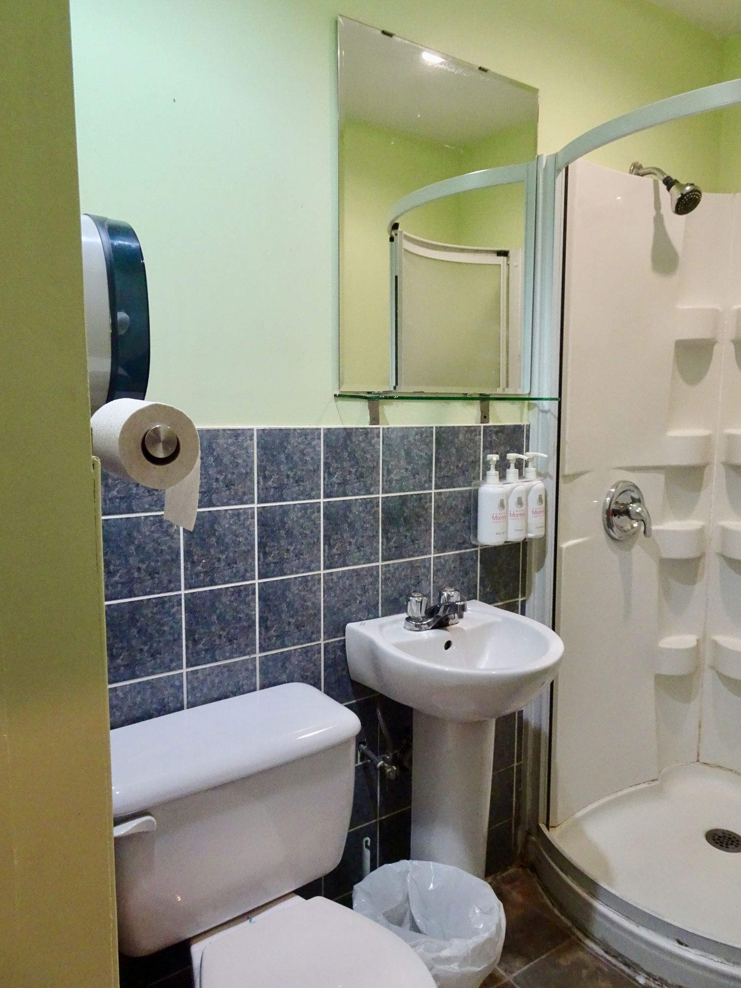 Фото Auberge & Hôtel Montréal Espace Confort