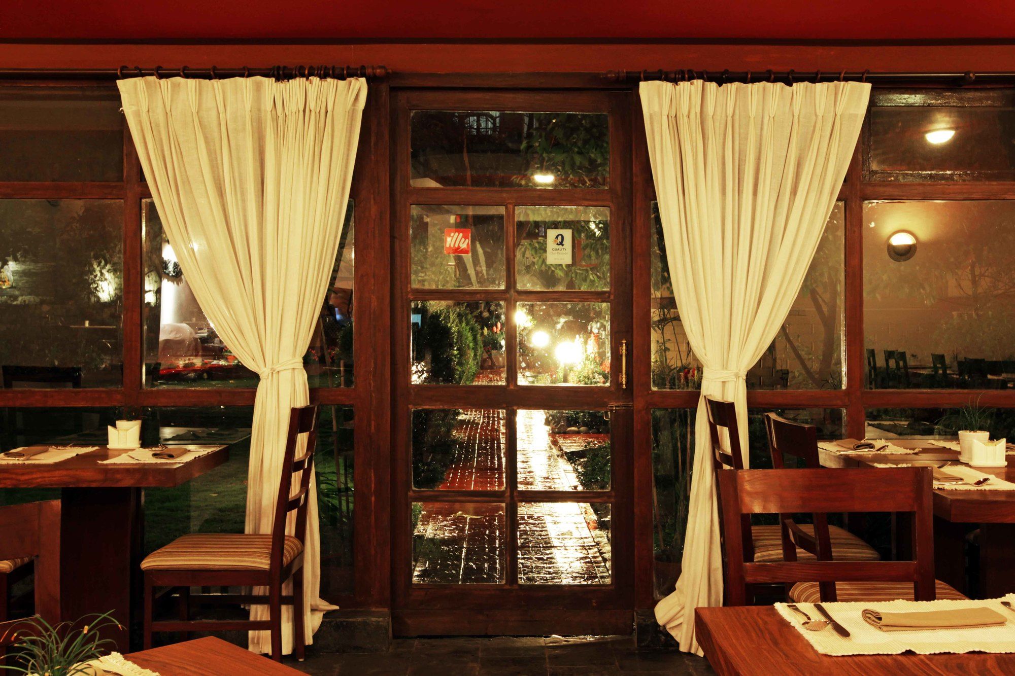 Фото Shambaling Boutique Hotel