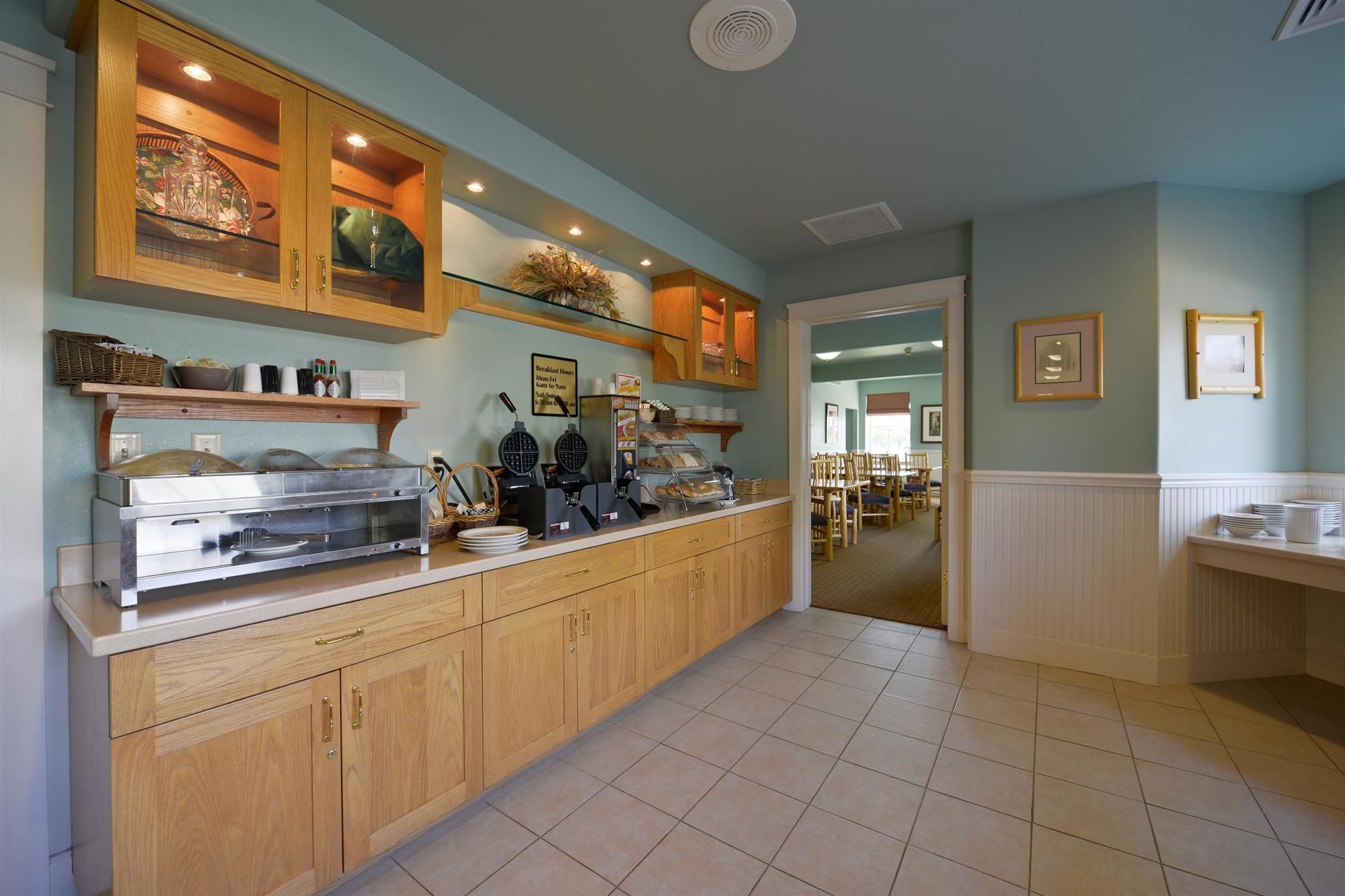 Фото Best Western Plus Plaza Hotel