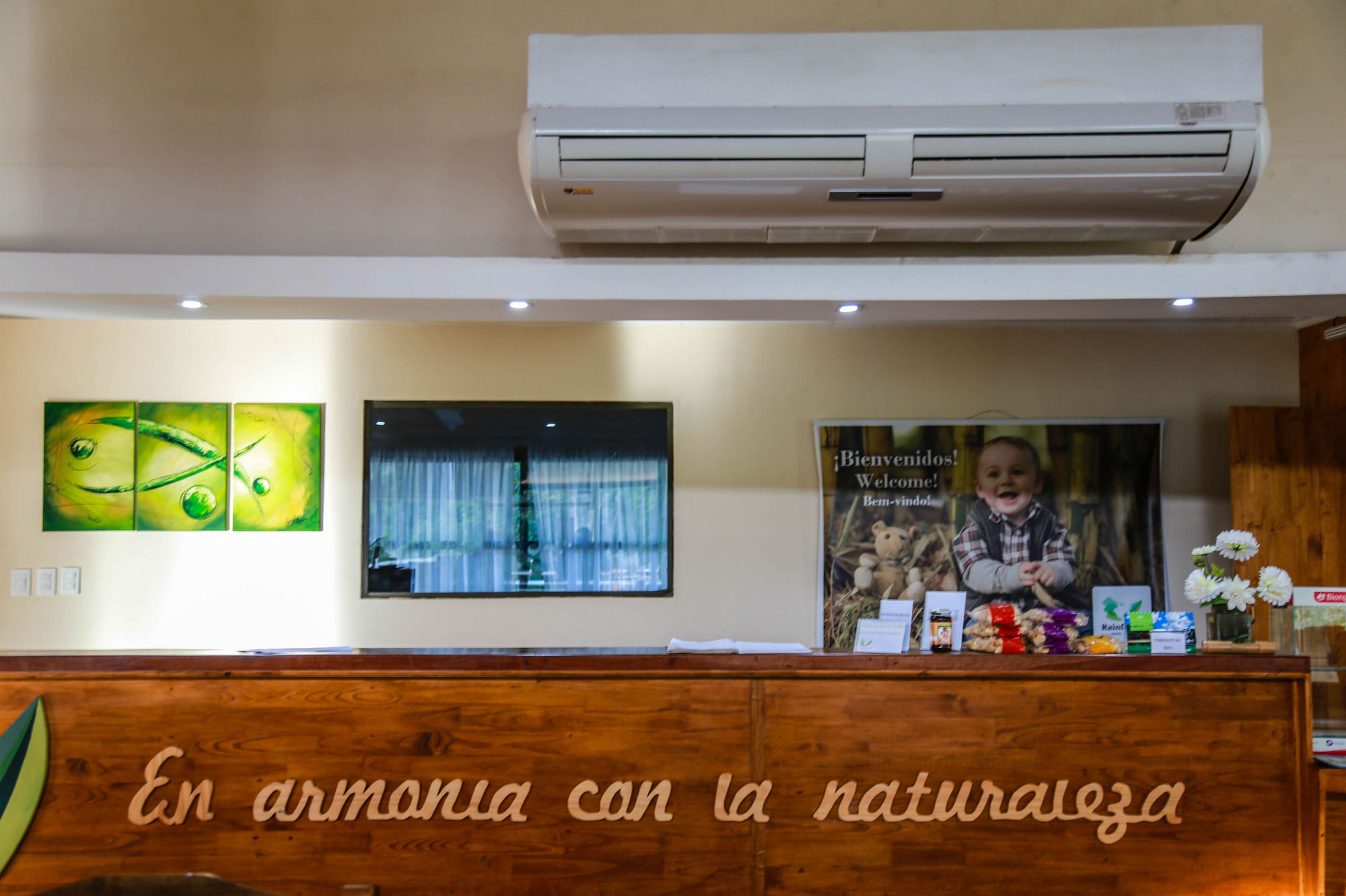 Фото Rainforest Hotel & Cabañas