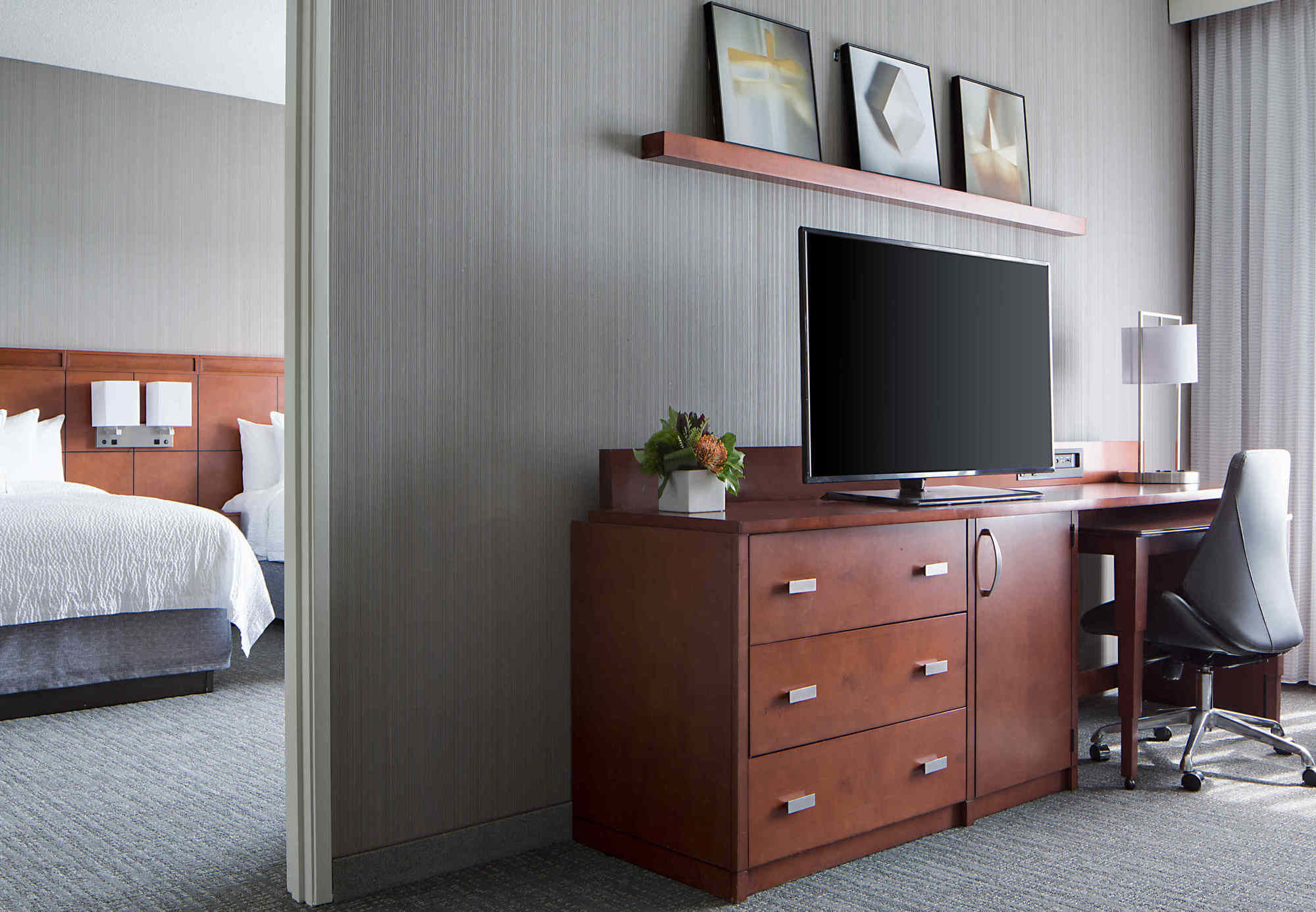 Фото Courtyard by Marriott Downtown Grand Rapids