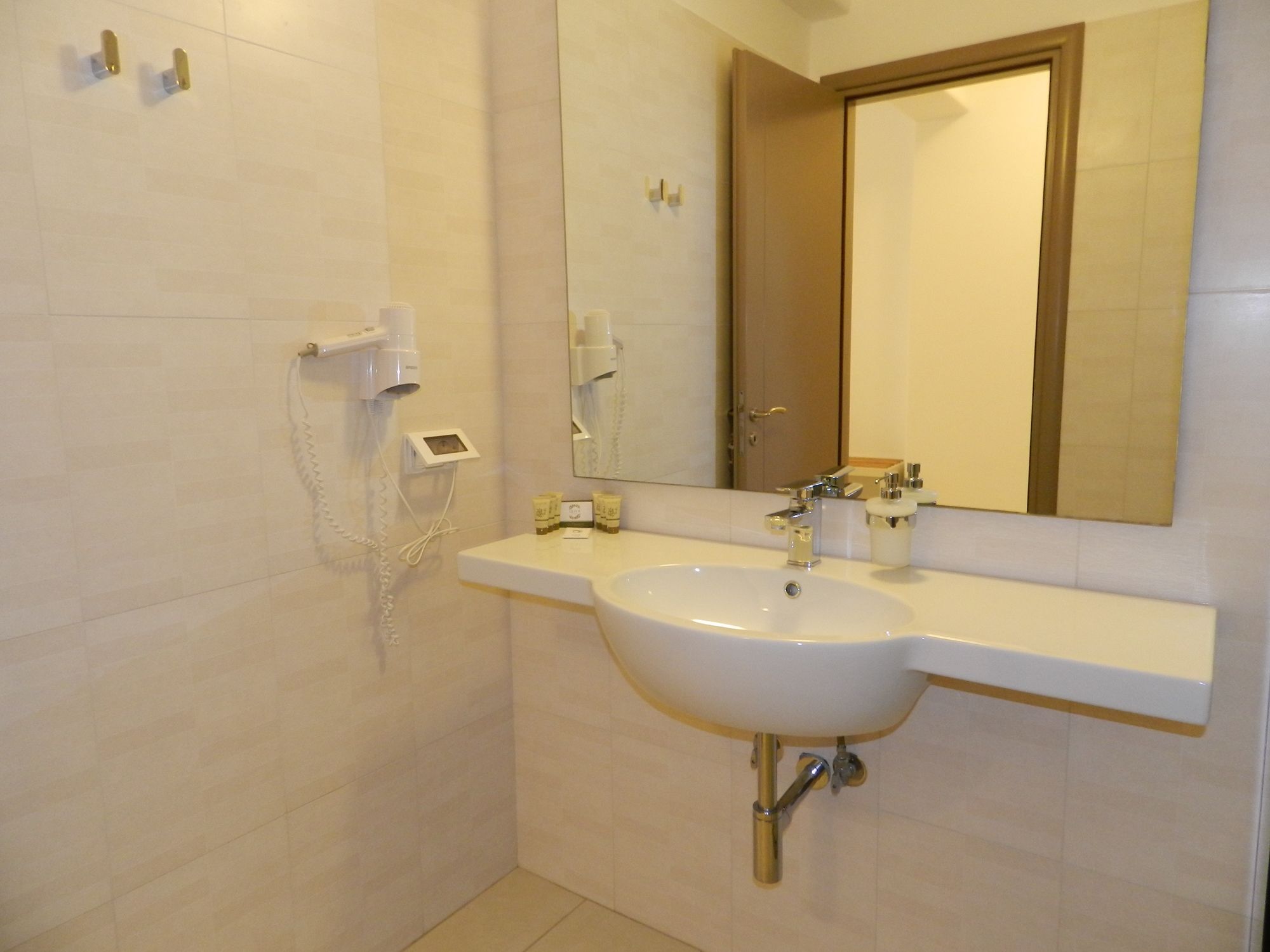 Фото Lithos by Spyros & Flora