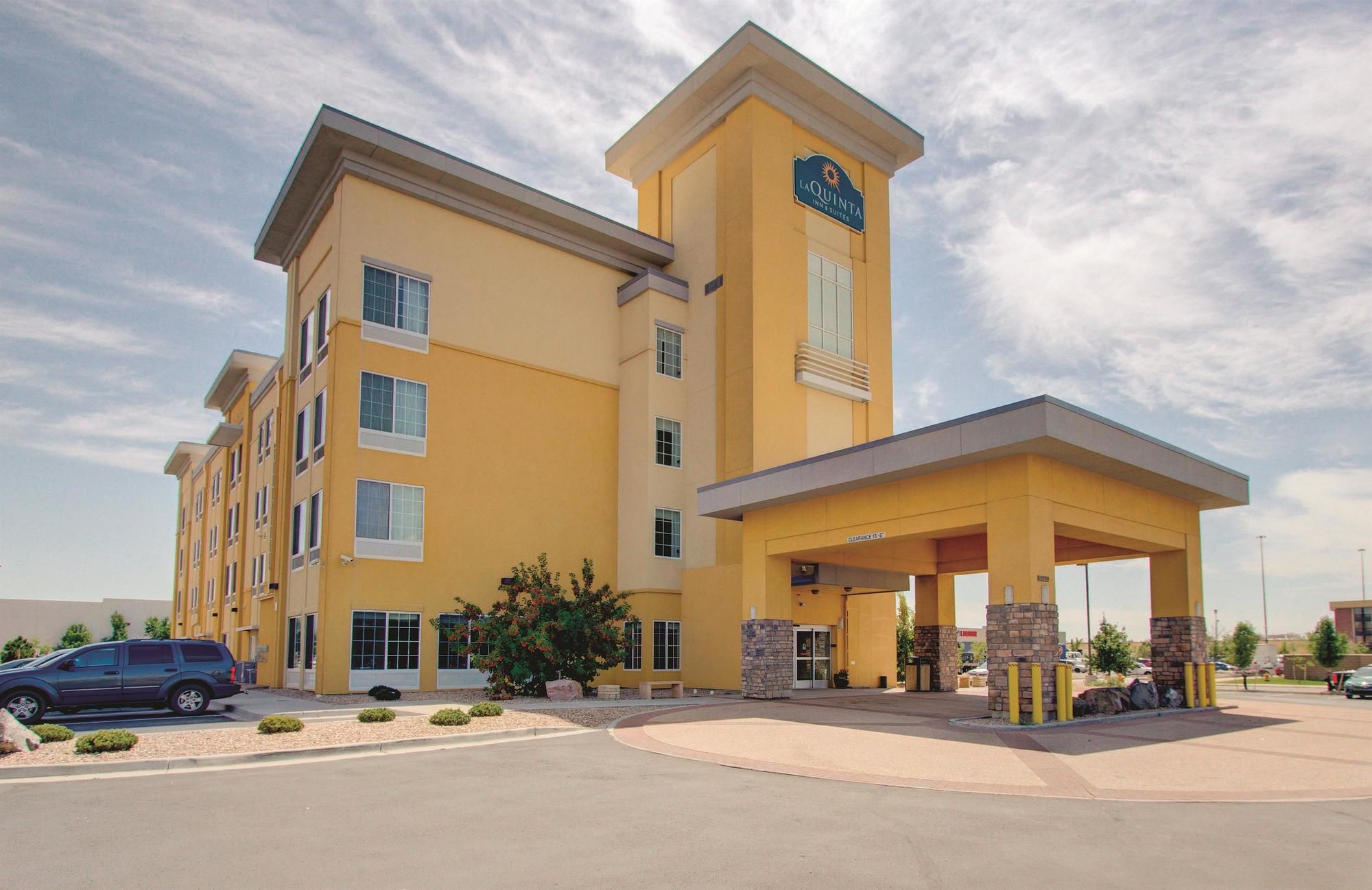 Фото La Quinta Inn & Suites by Wyndham Denver Gateway Park
