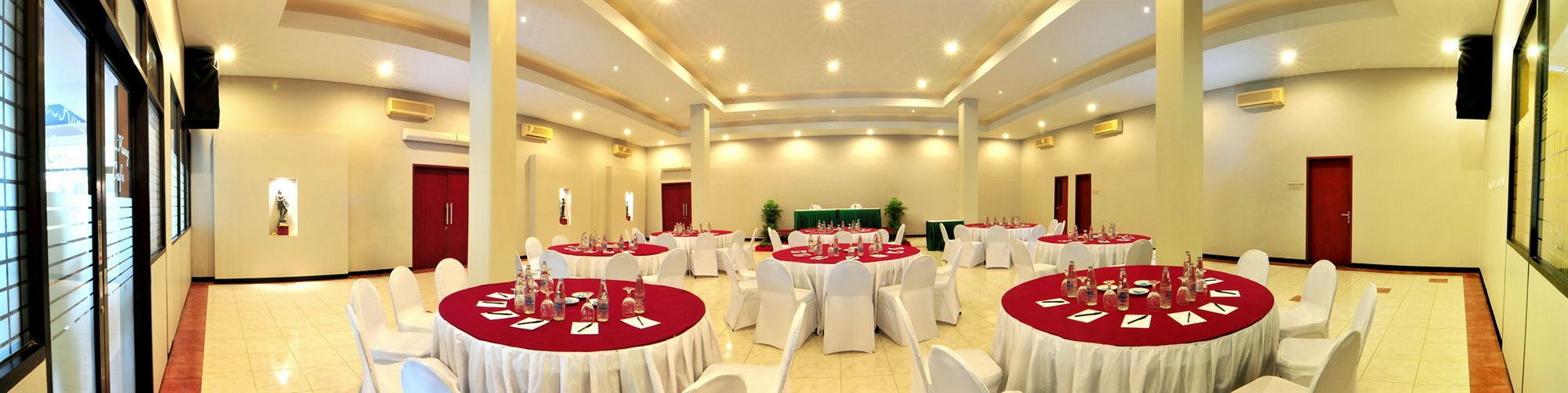 Фото The Yani Hotel Bali