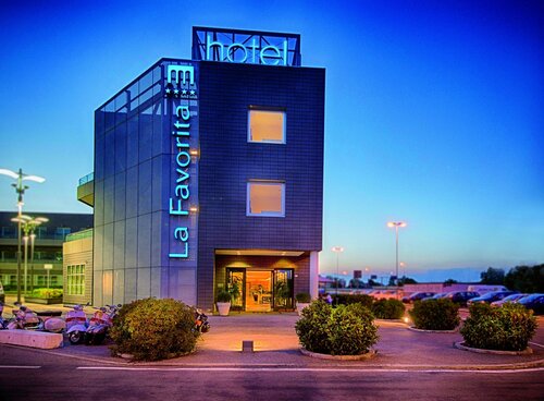 Внешний вид отеля Hotel La Favorita в Мантуе, фото 1
