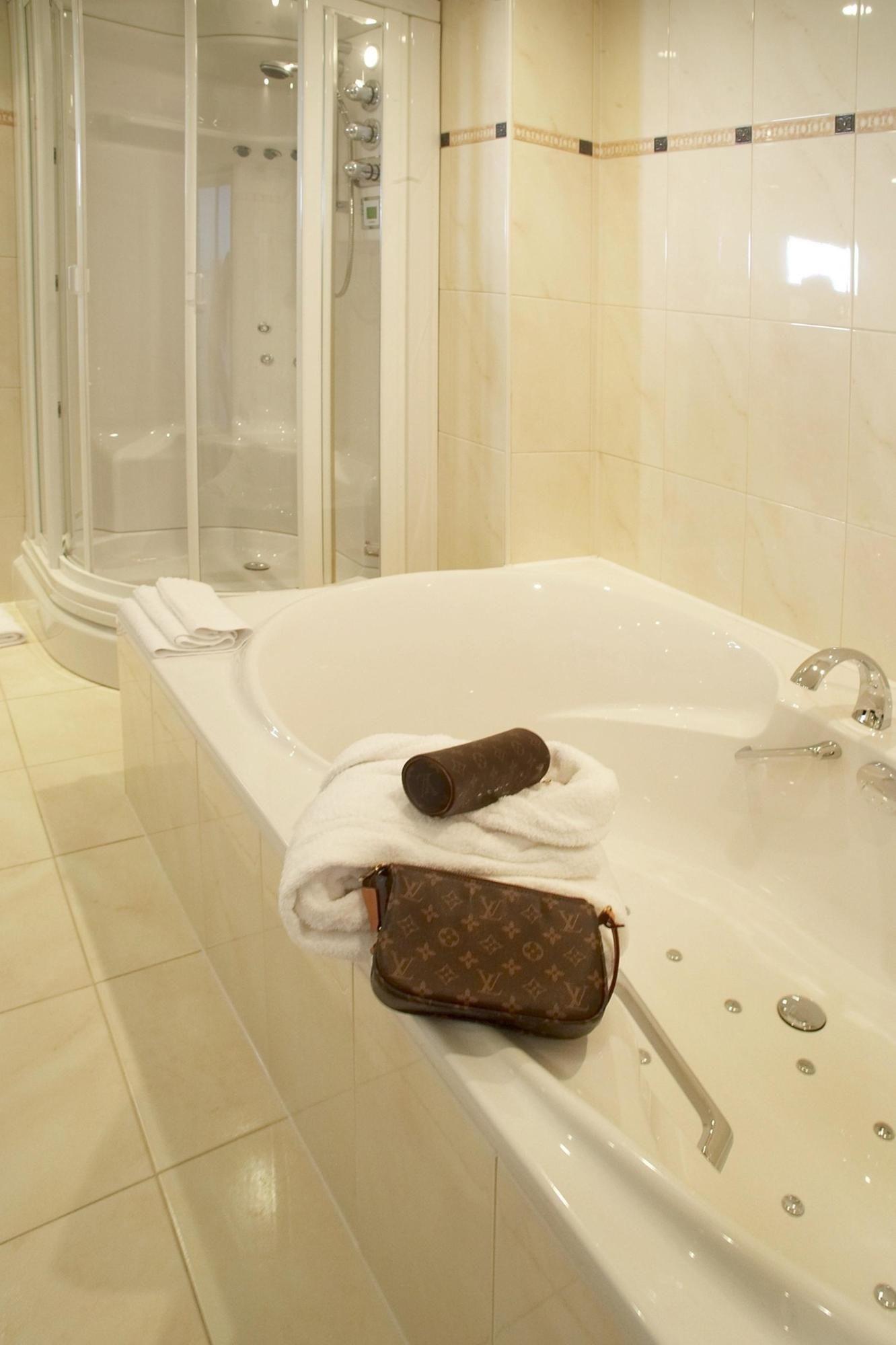 Фото Keizershof Hotel