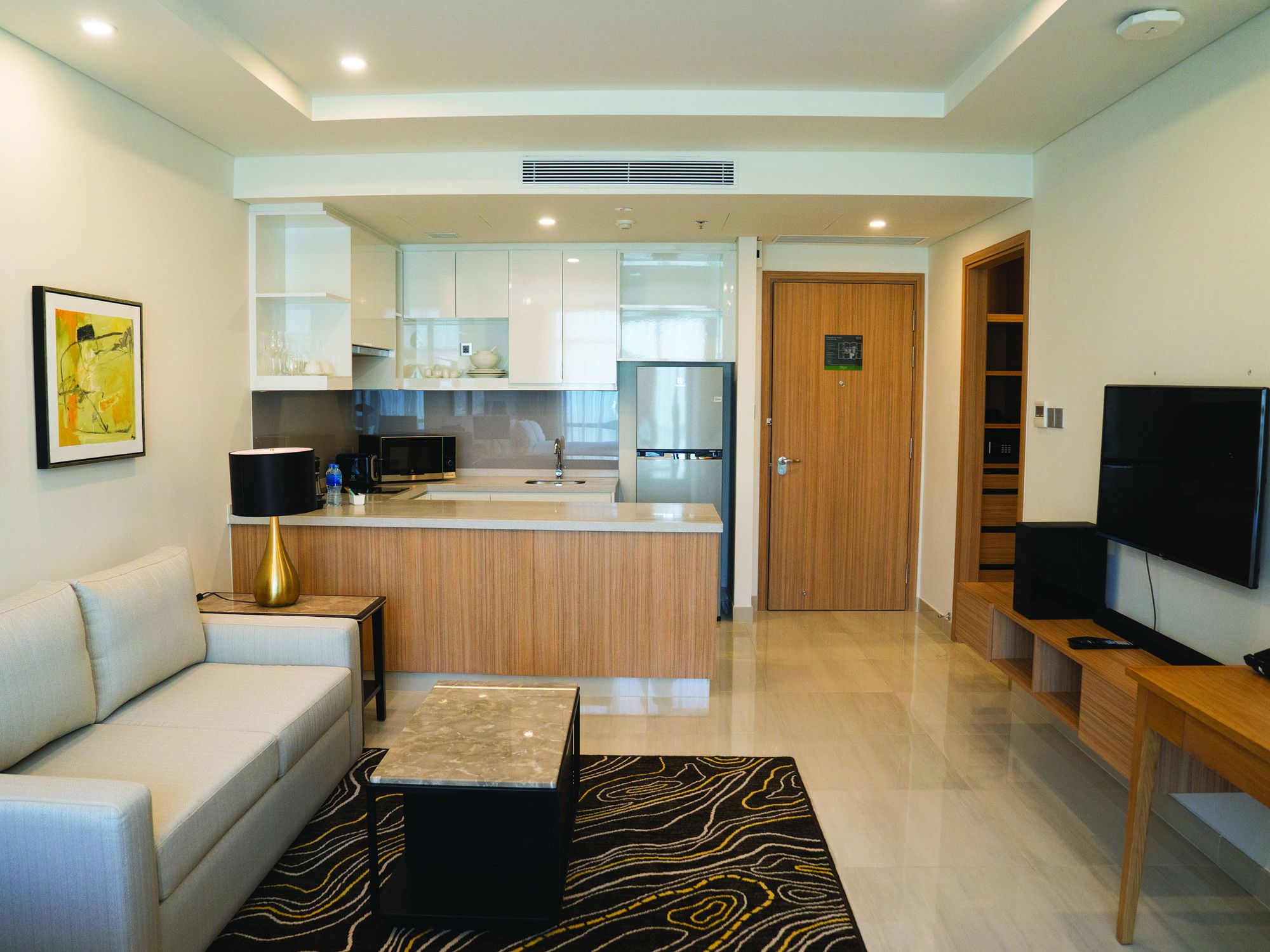 Фото Oakwood Residence Saigon