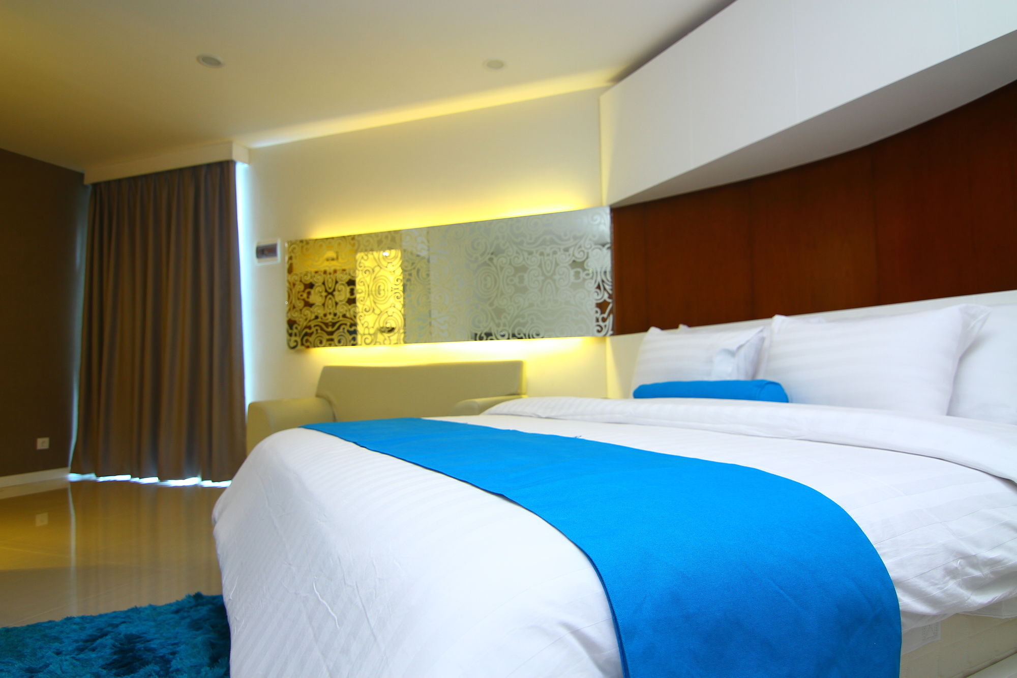 Фото The Falatehan Hotel