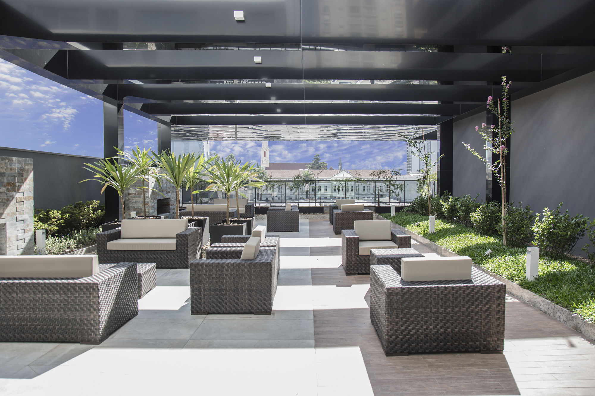 Фото Nh Curitiba The Five