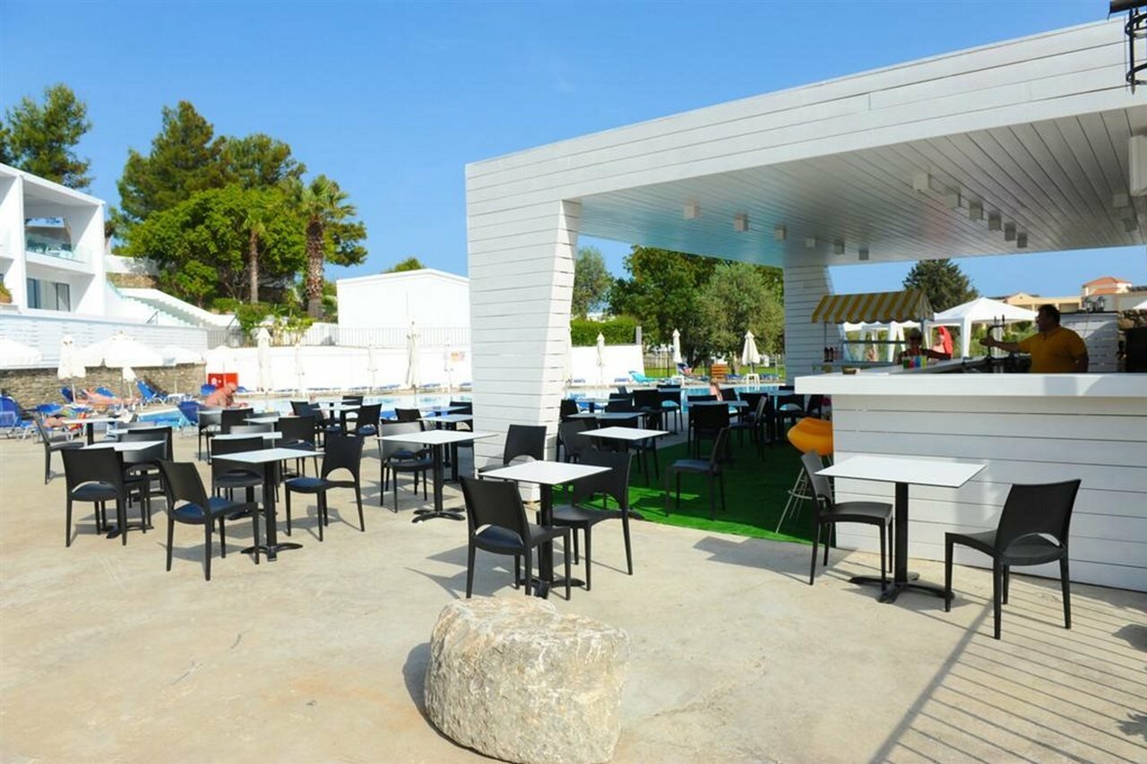 Фото Ellia Hotel