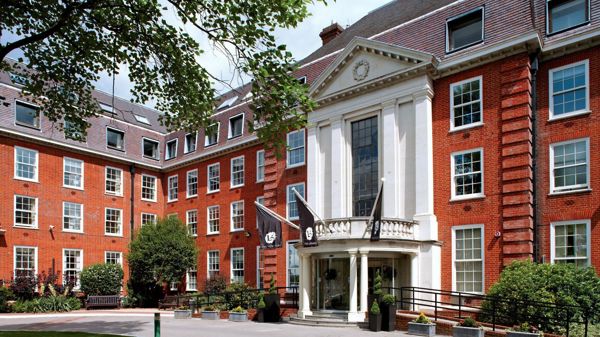 Фото отеля 1