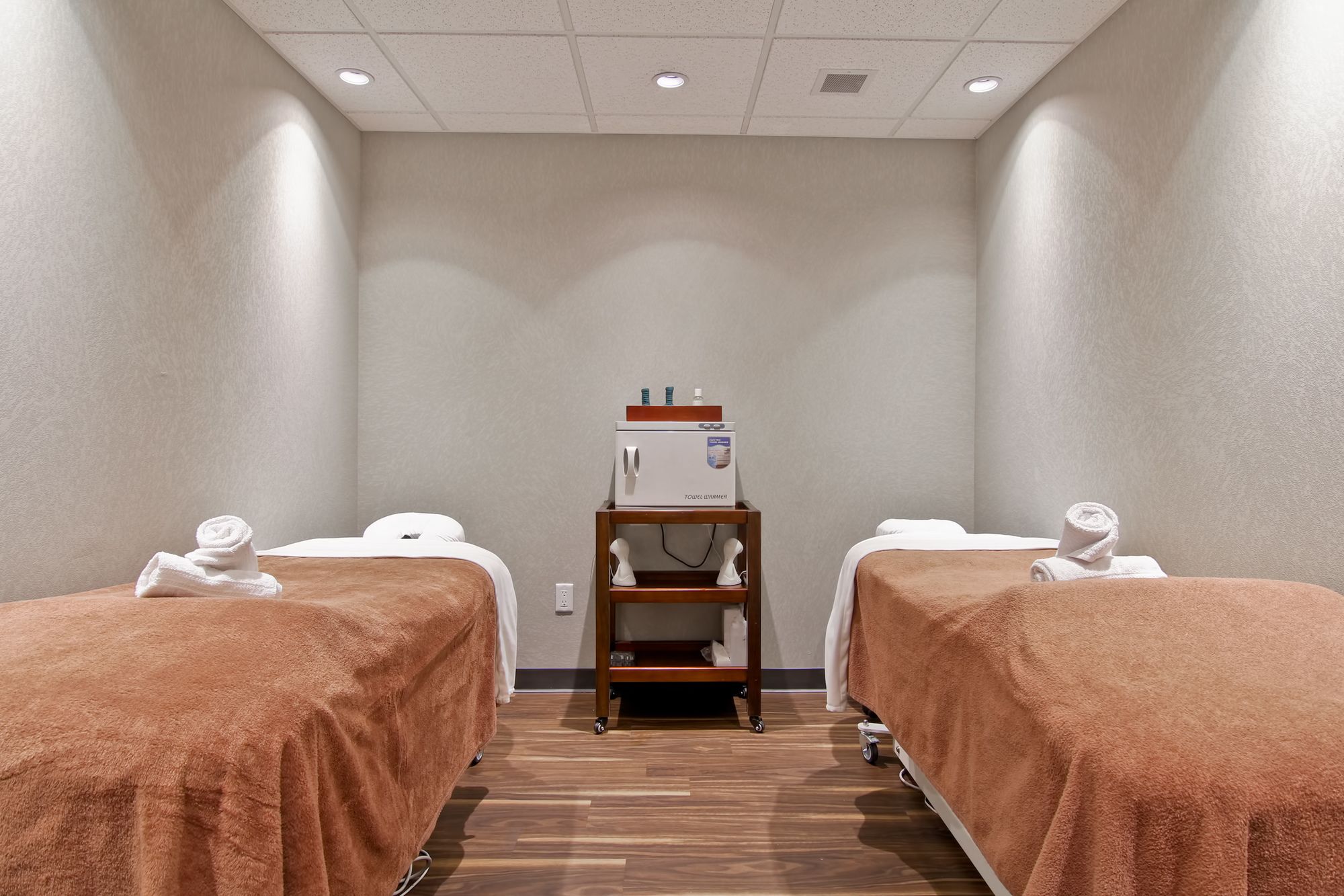 Фото Home Inn and Suites Regina Airport