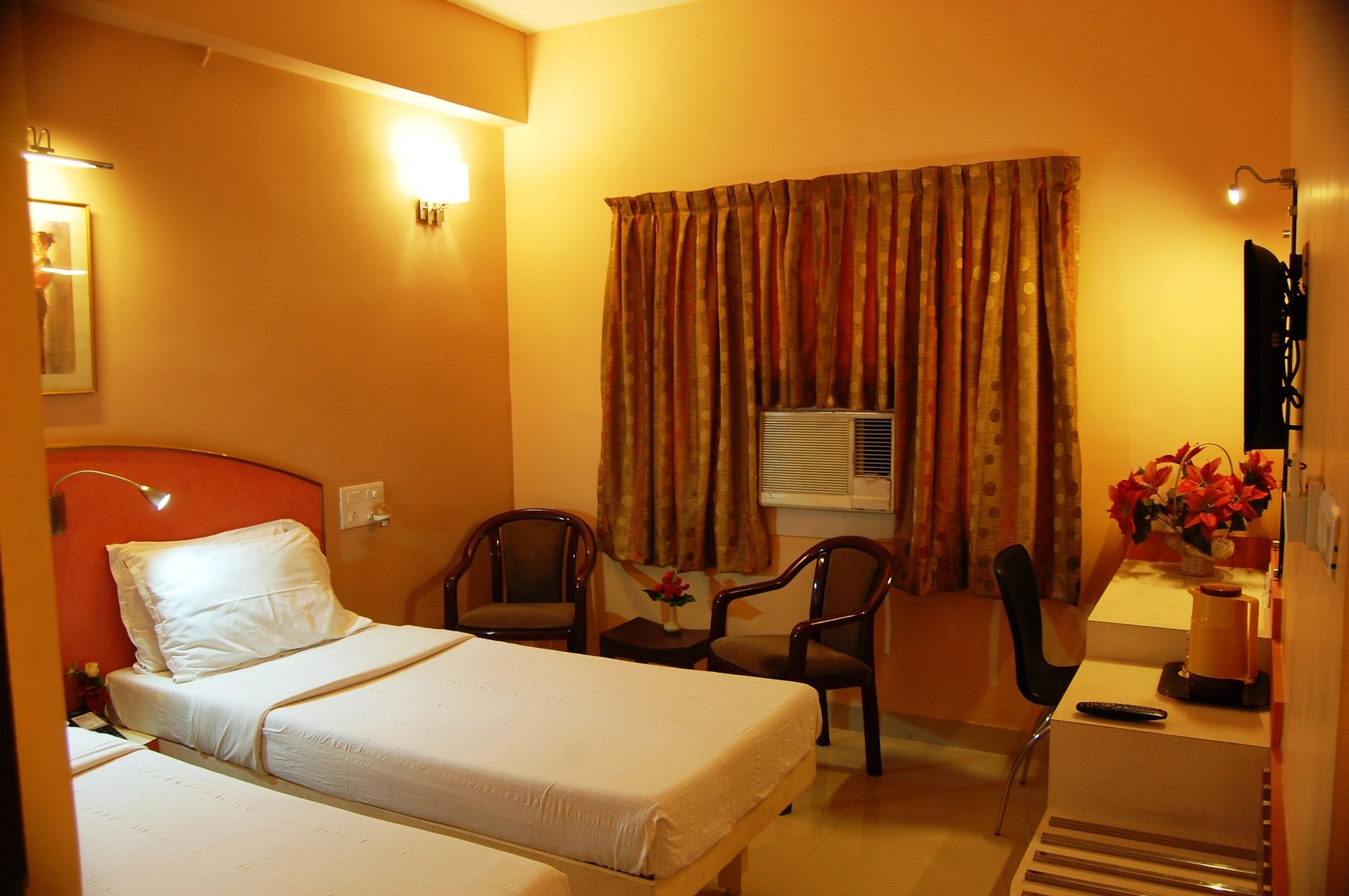 Фото Hotel Pandian