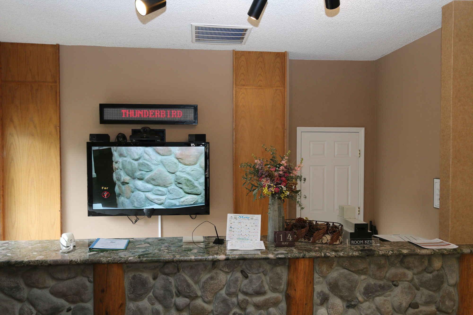 Фото Thunderbird Resort Club