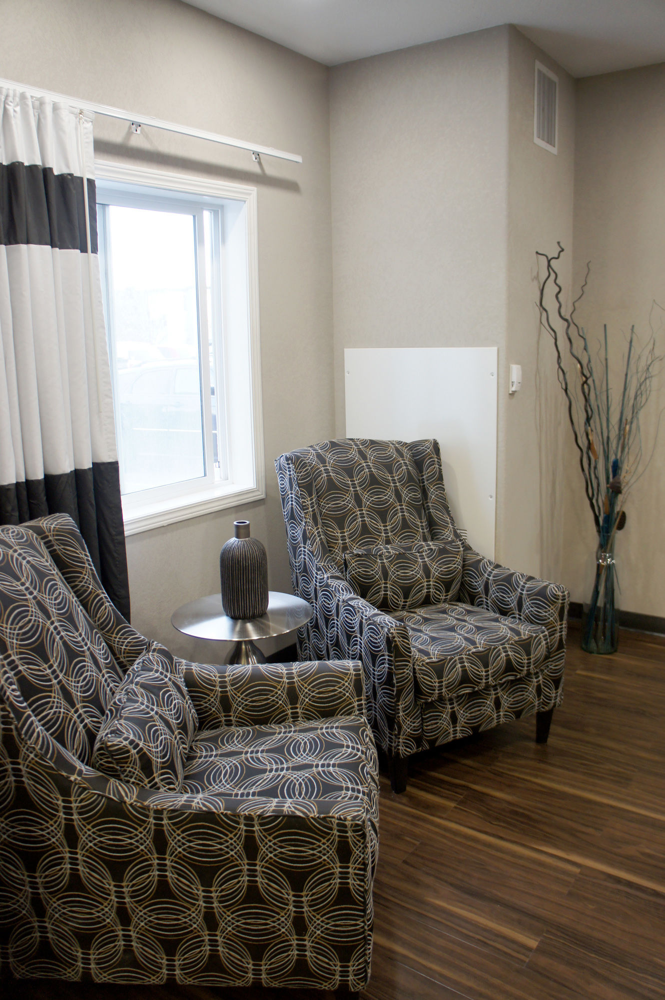Фото Home Inn Express Medicine Hat