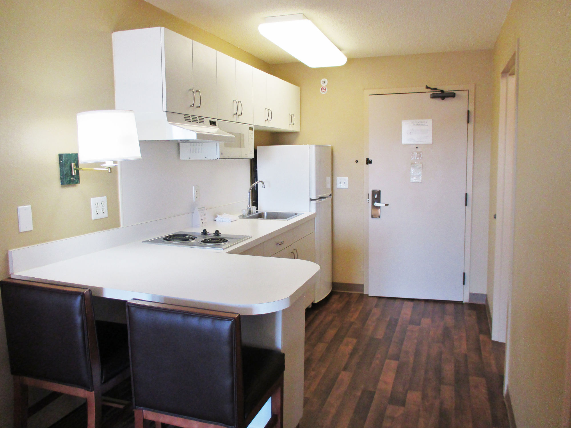 Фото Extended Stay America Suites Kansas City Country Club Plaza