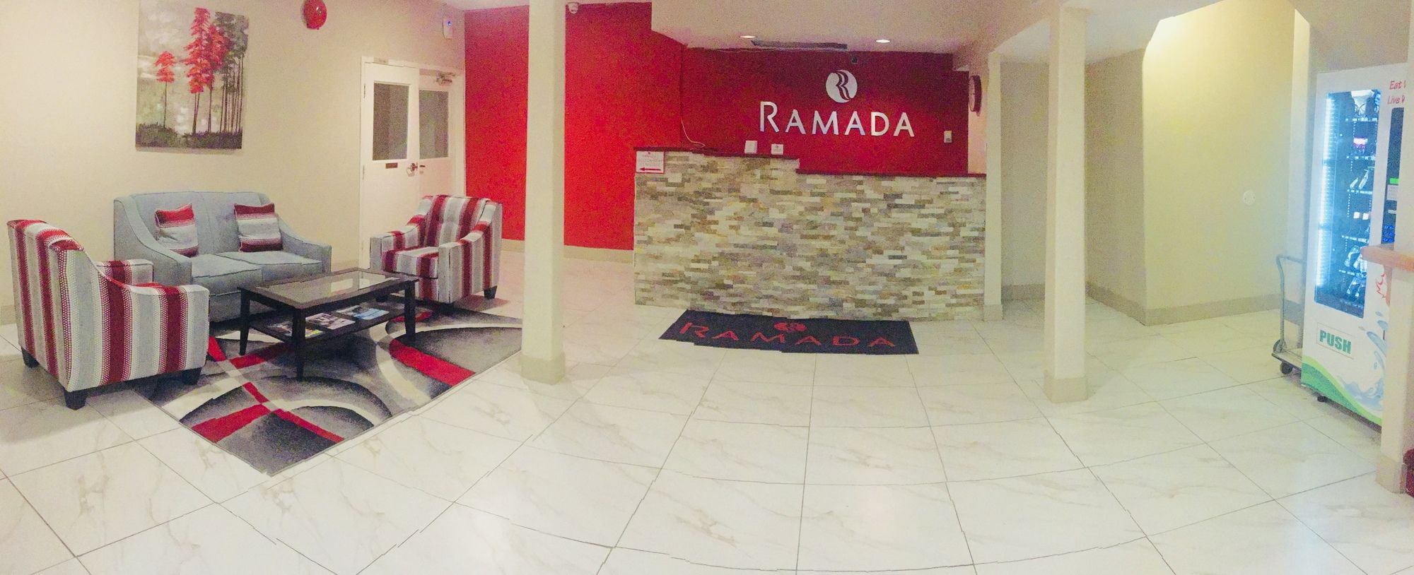 Фото Ramada Limited 100 Mile House