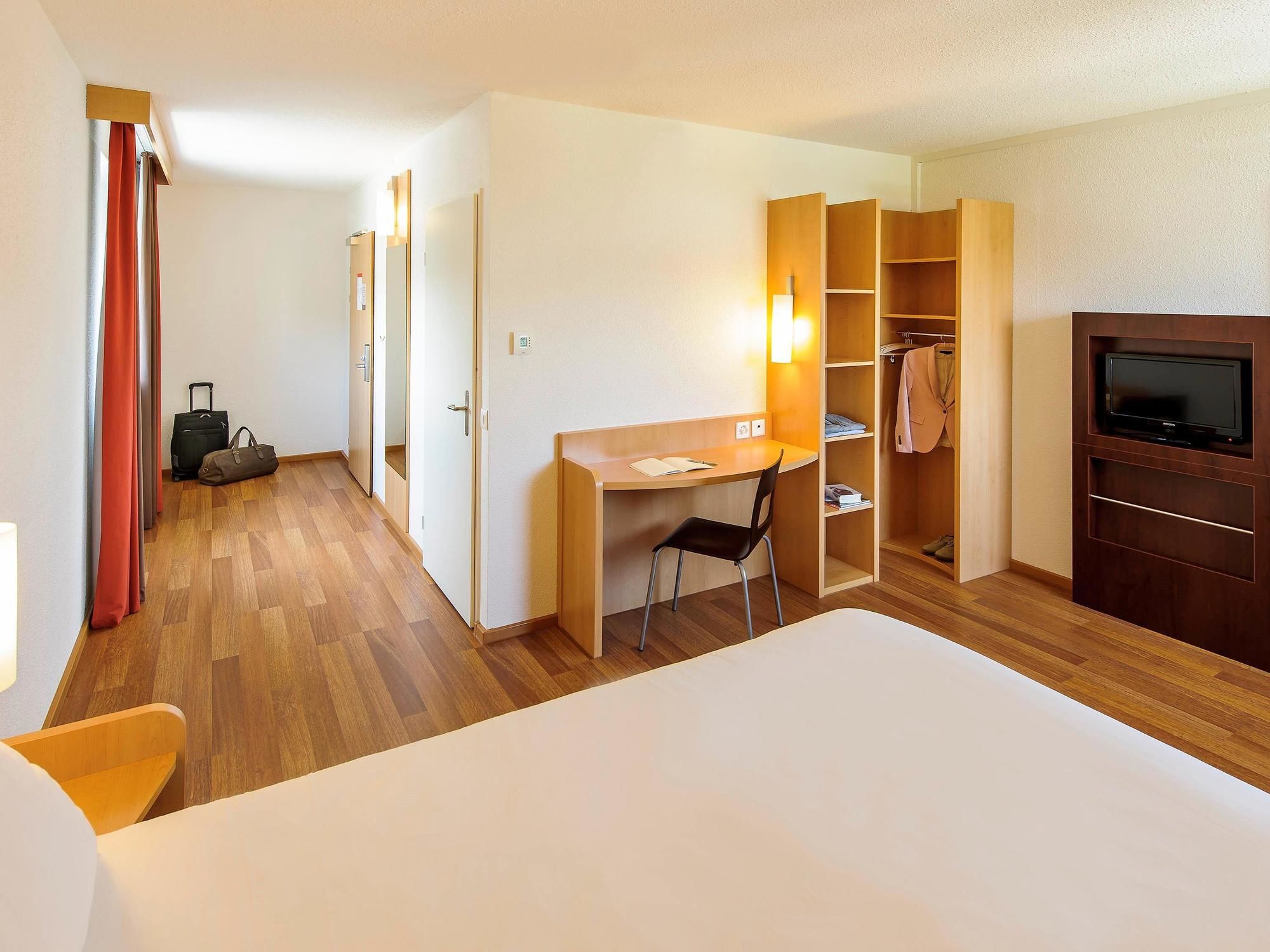 Фото Ibis Zurich City West