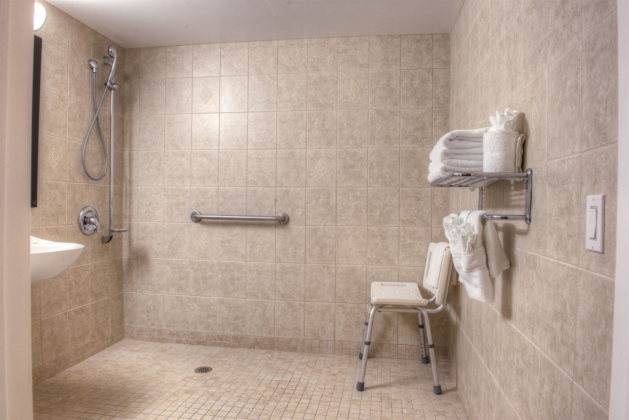 Фото Four Points by Sheraton Windsor Downtown