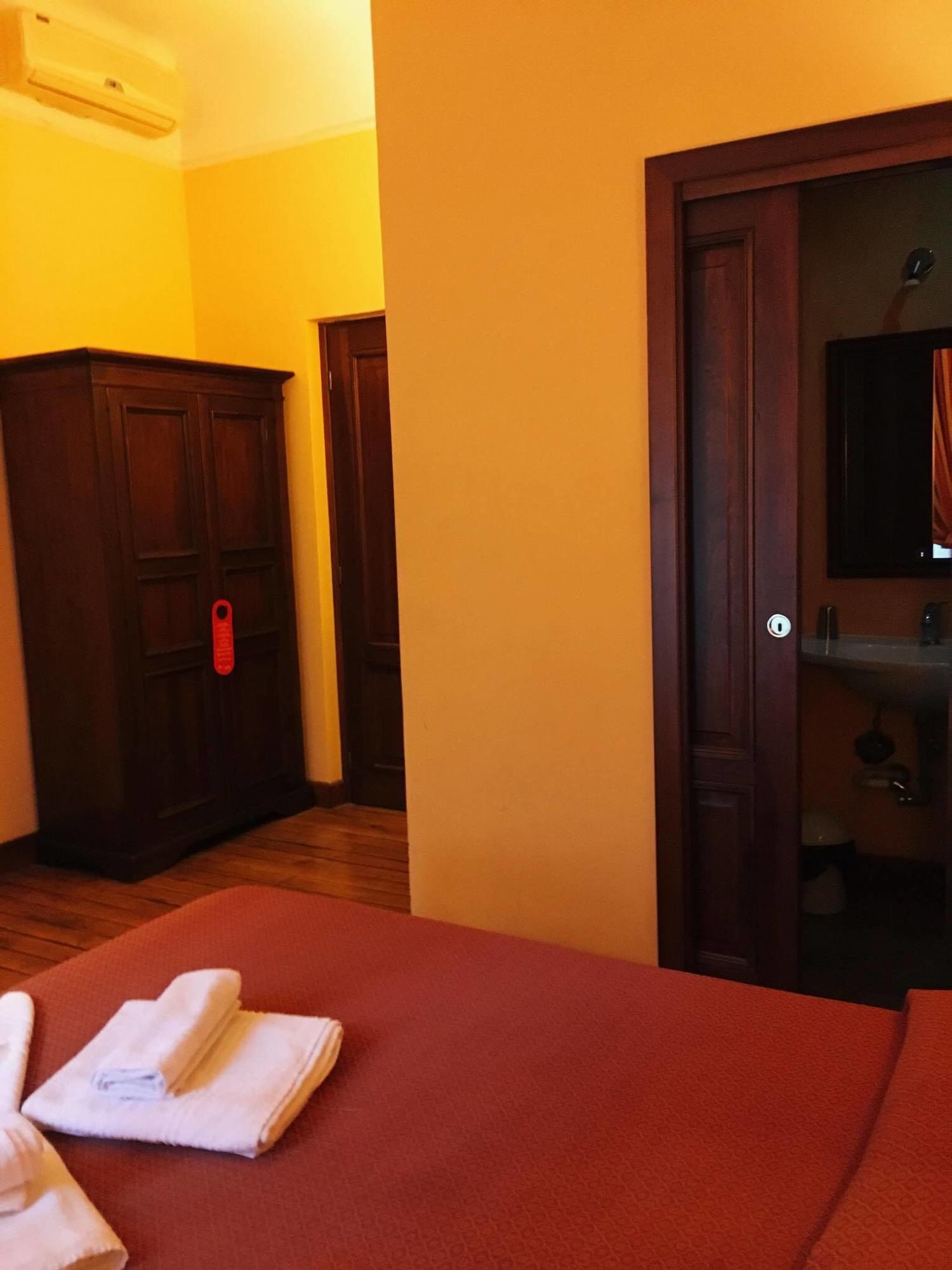 Фото B&b Roman Rooms