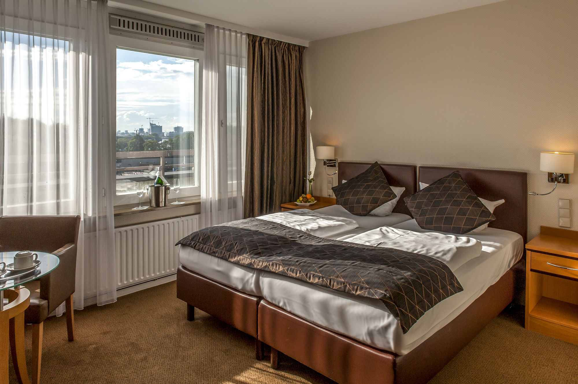 Фото Leonardo Hotel Hamburg Elbbruecken