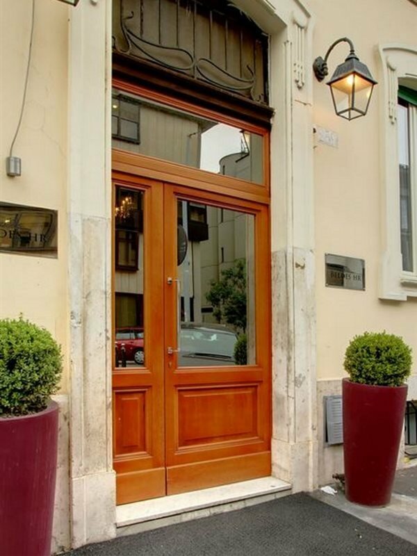 Фото The B Place