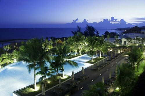 Гостиница The Cliff Resort & Residences в Фантхьете