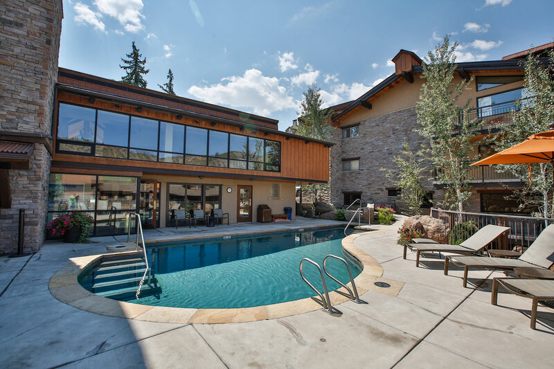 Гостиница The Crestwood Condominiums
