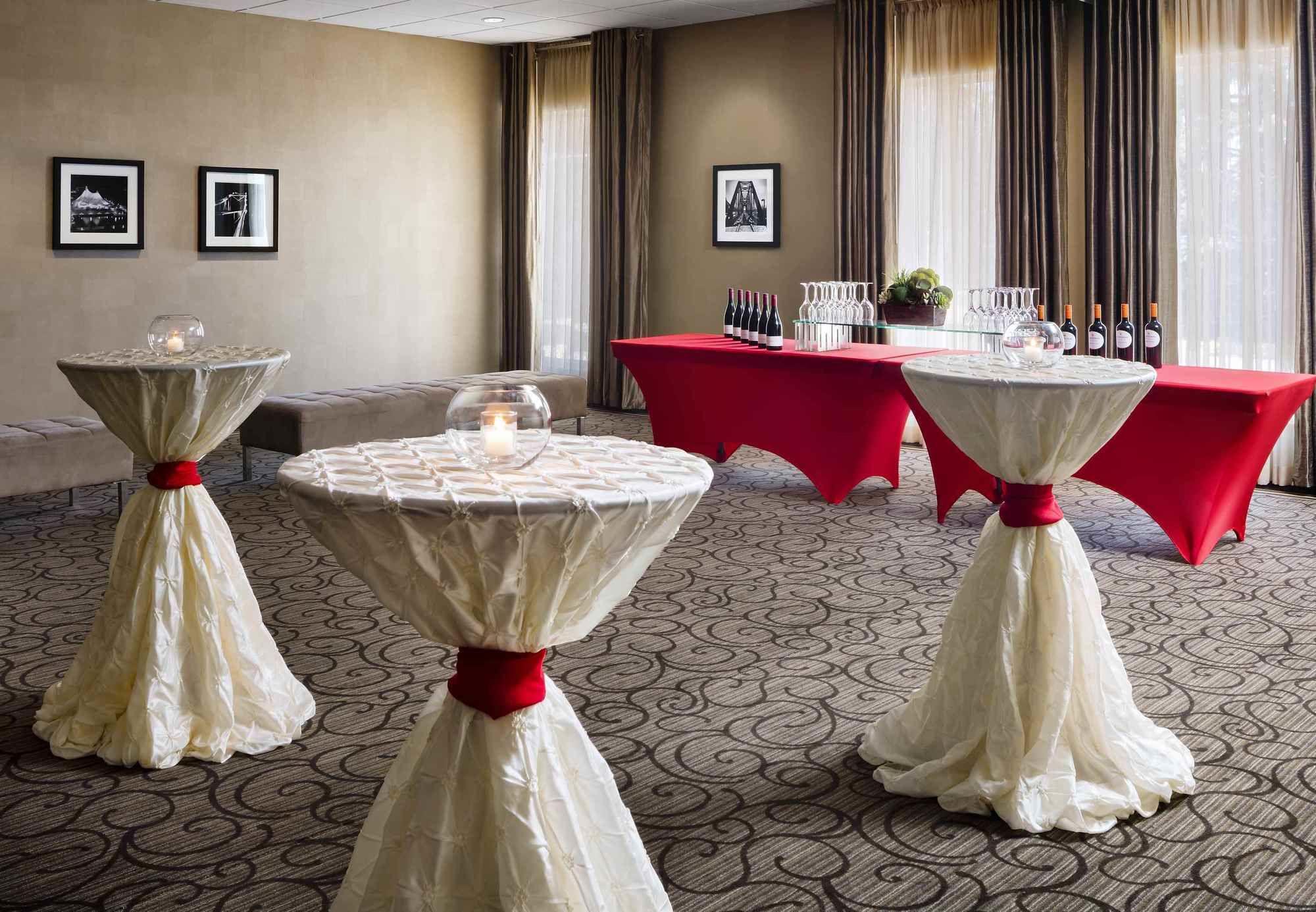 Фото Delta Hotels Sault Ste. Marie Waterfront